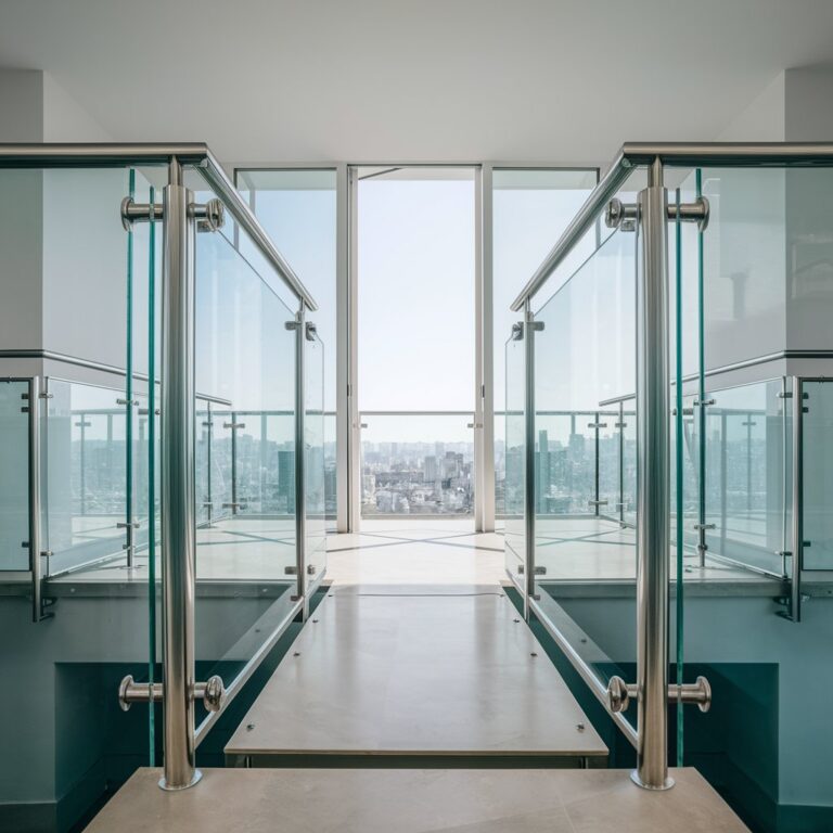 Aluminium-glass-railing-image